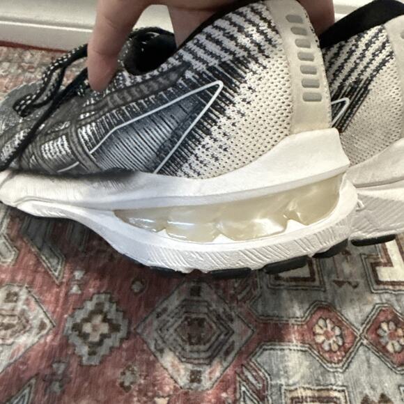 Asics GT-2000 10 10128045 Running Shoes Women Size 9.5 Black White - Picture 5 of 8